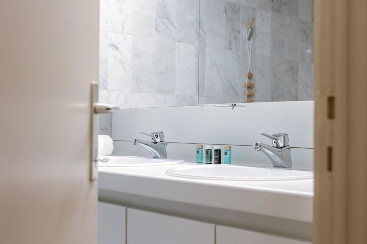 Huswell - Authentic Apartment With Terraces And Parking Knokke-Heist Bagian luar foto