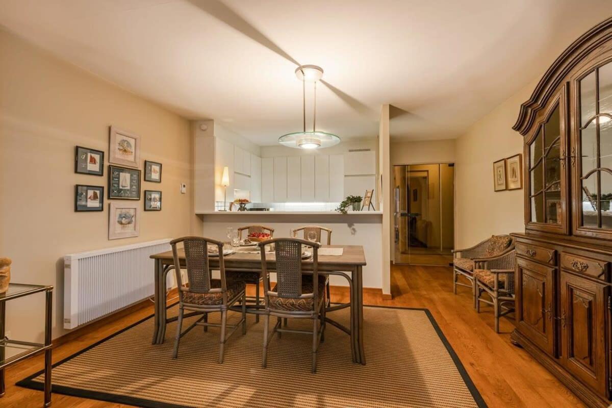 Huswell - Authentic Apartment With Terraces And Parking Knokke-Heist Bagian luar foto