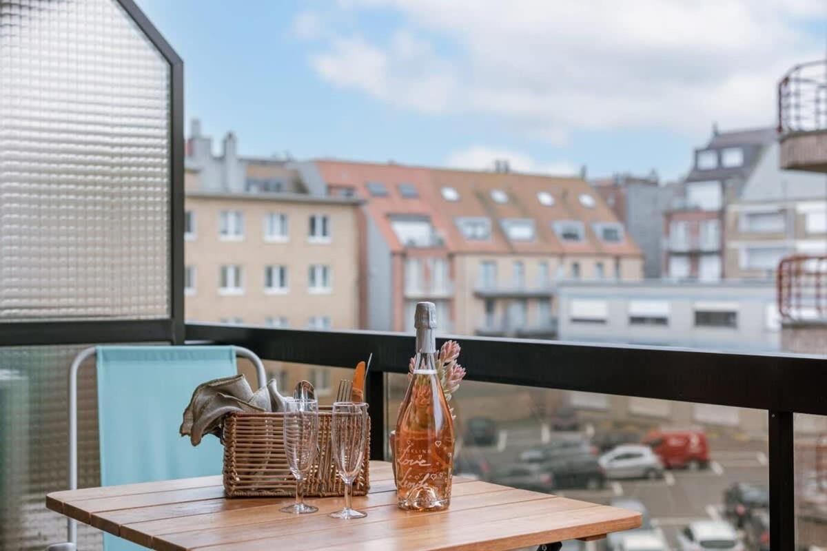 Huswell - Authentic Apartment With Terraces And Parking Knokke-Heist Bagian luar foto