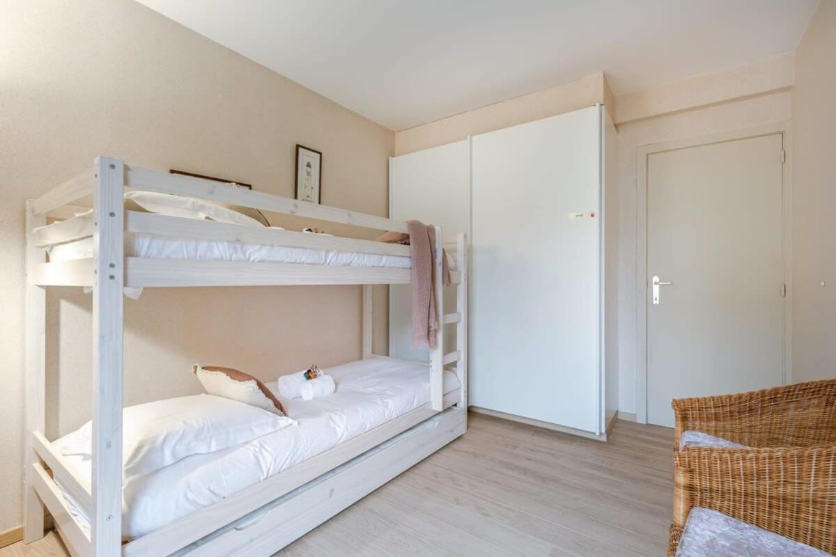 Huswell - Authentic Apartment With Terraces And Parking Knokke-Heist Bagian luar foto