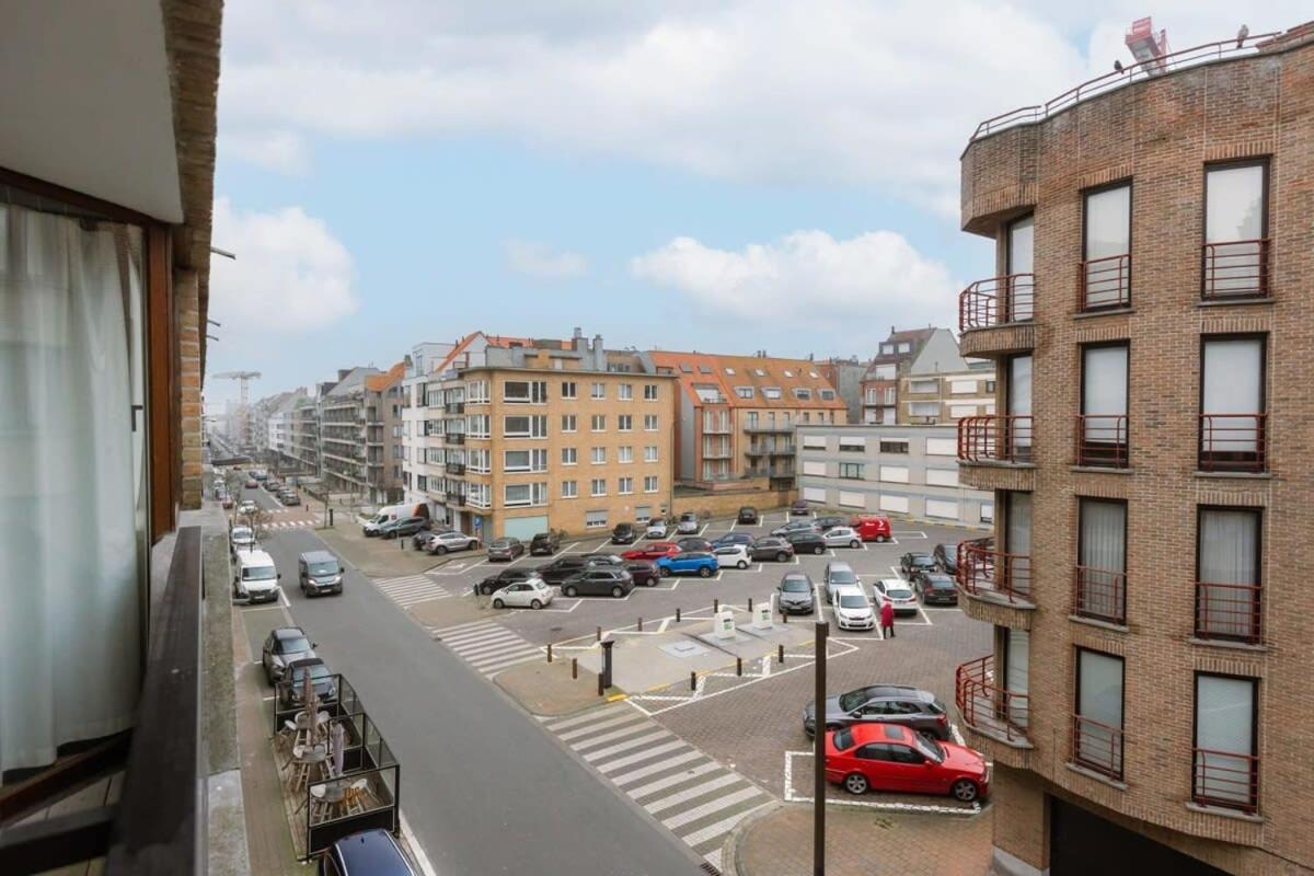 Huswell - Authentic Apartment With Terraces And Parking Knokke-Heist Bagian luar foto