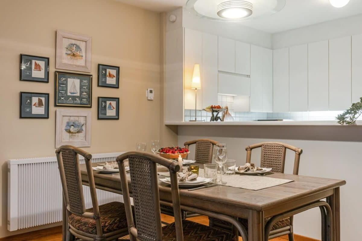Huswell - Authentic Apartment With Terraces And Parking Knokke-Heist Bagian luar foto