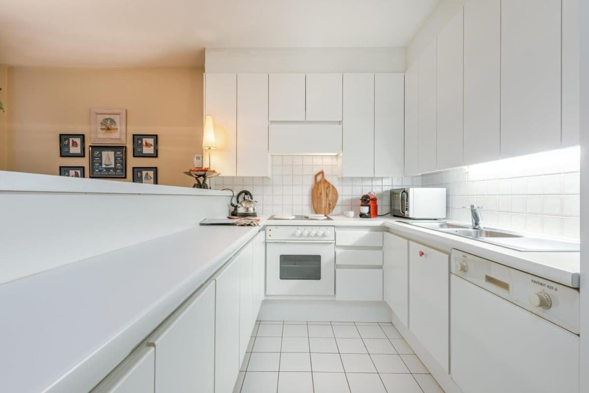 Huswell - Authentic Apartment With Terraces And Parking Knokke-Heist Bagian luar foto