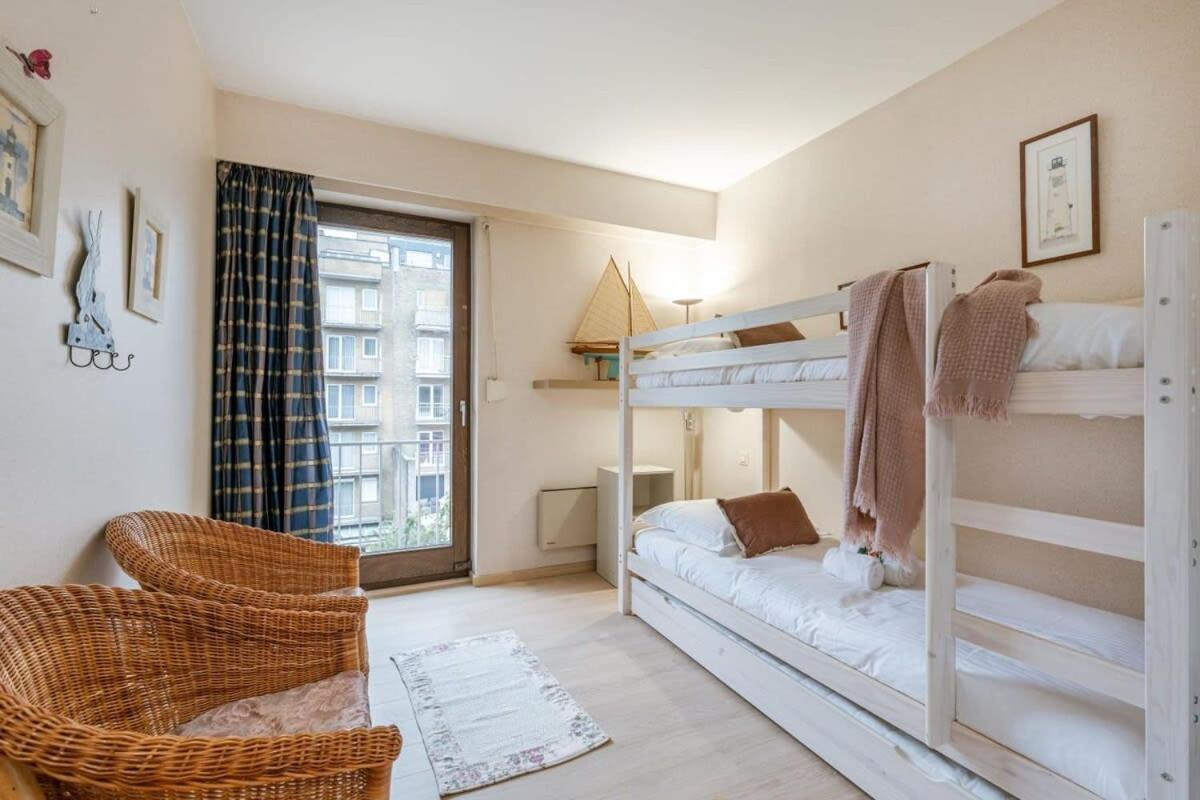 Huswell - Authentic Apartment With Terraces And Parking Knokke-Heist Bagian luar foto