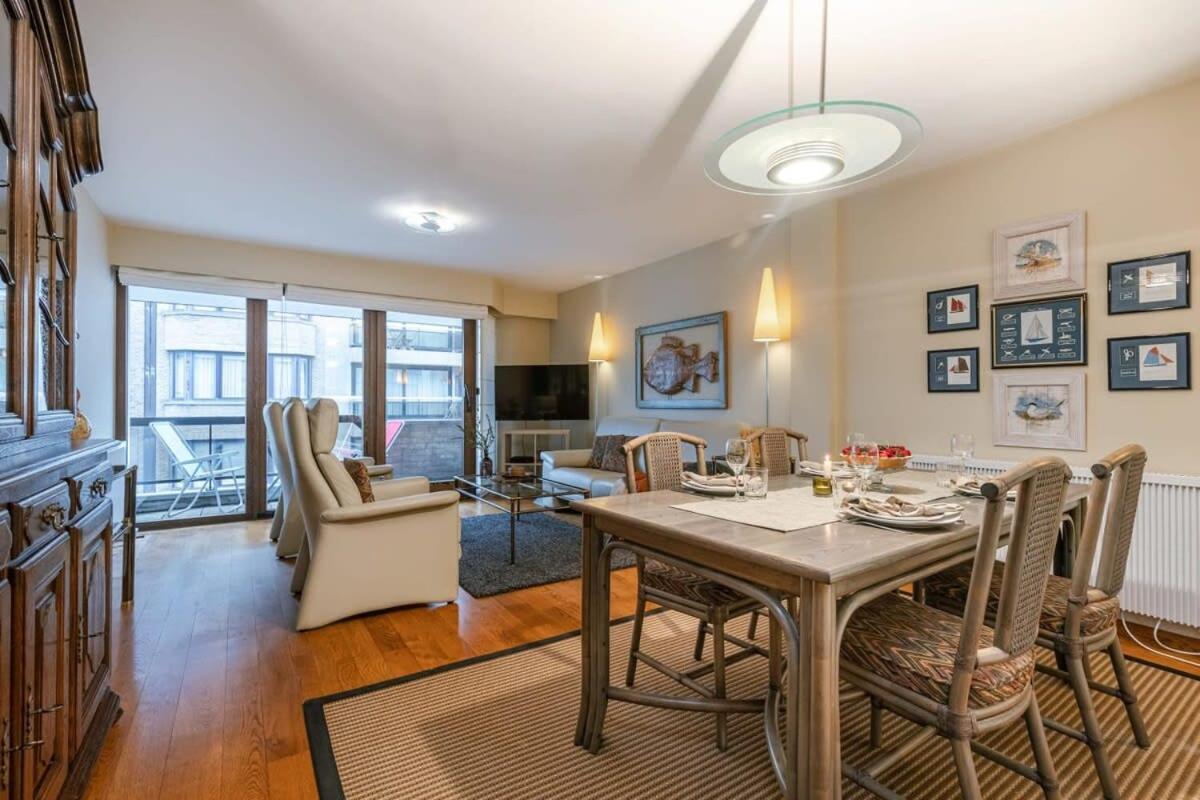 Huswell - Authentic Apartment With Terraces And Parking Knokke-Heist Bagian luar foto